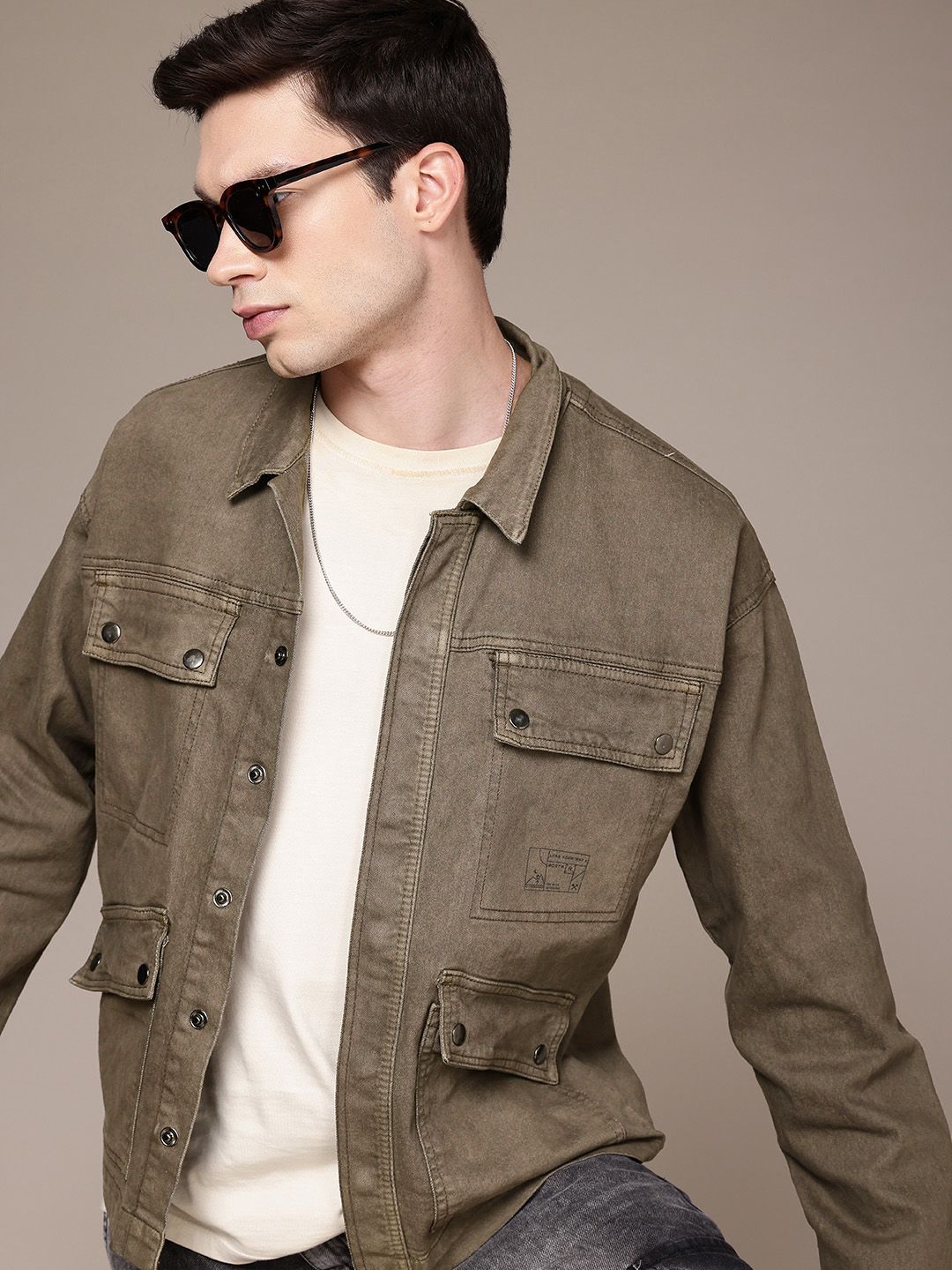d36d91a7-14fb-4514-a69e-92fe216349761727243215928-Roadster-Men-Jackets-6611727243215486-1