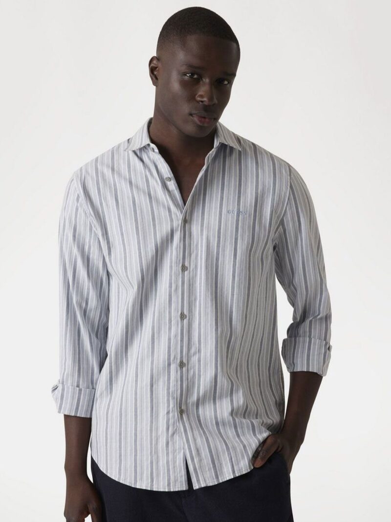 Men Vertical Striped Spread Collar Casual Shirt